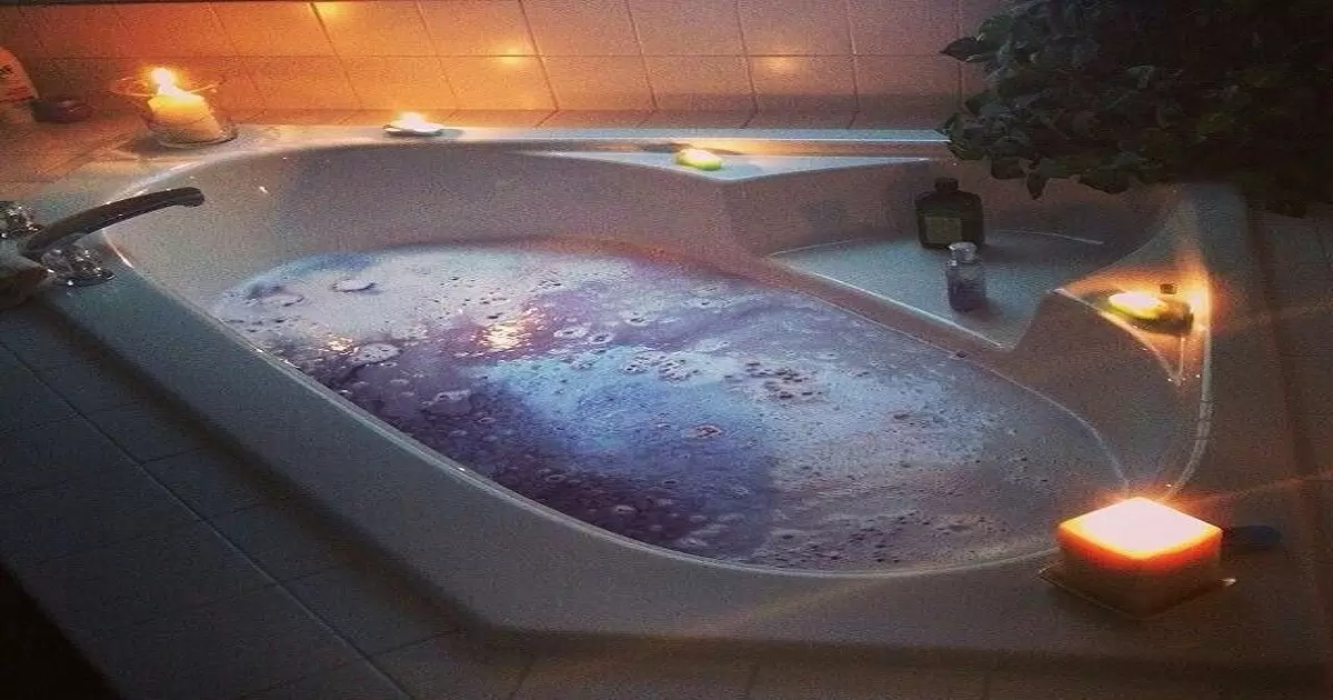 Can you put bath bombs in a jacuzzi