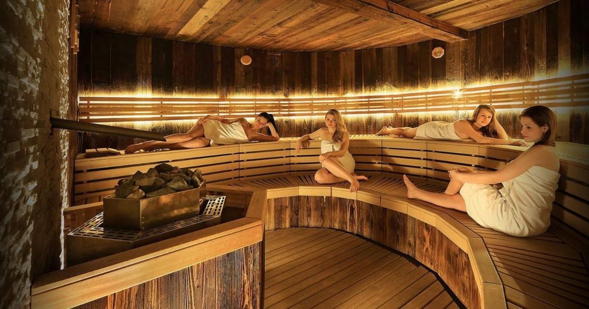 Does Crunch Fitness Have a Sauna, Steam Room, Hot Tub, or Pool